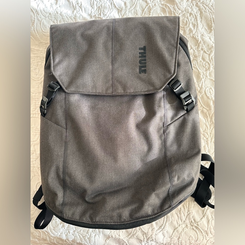Thule VEA Backpack 25L - Picture 3 of 10